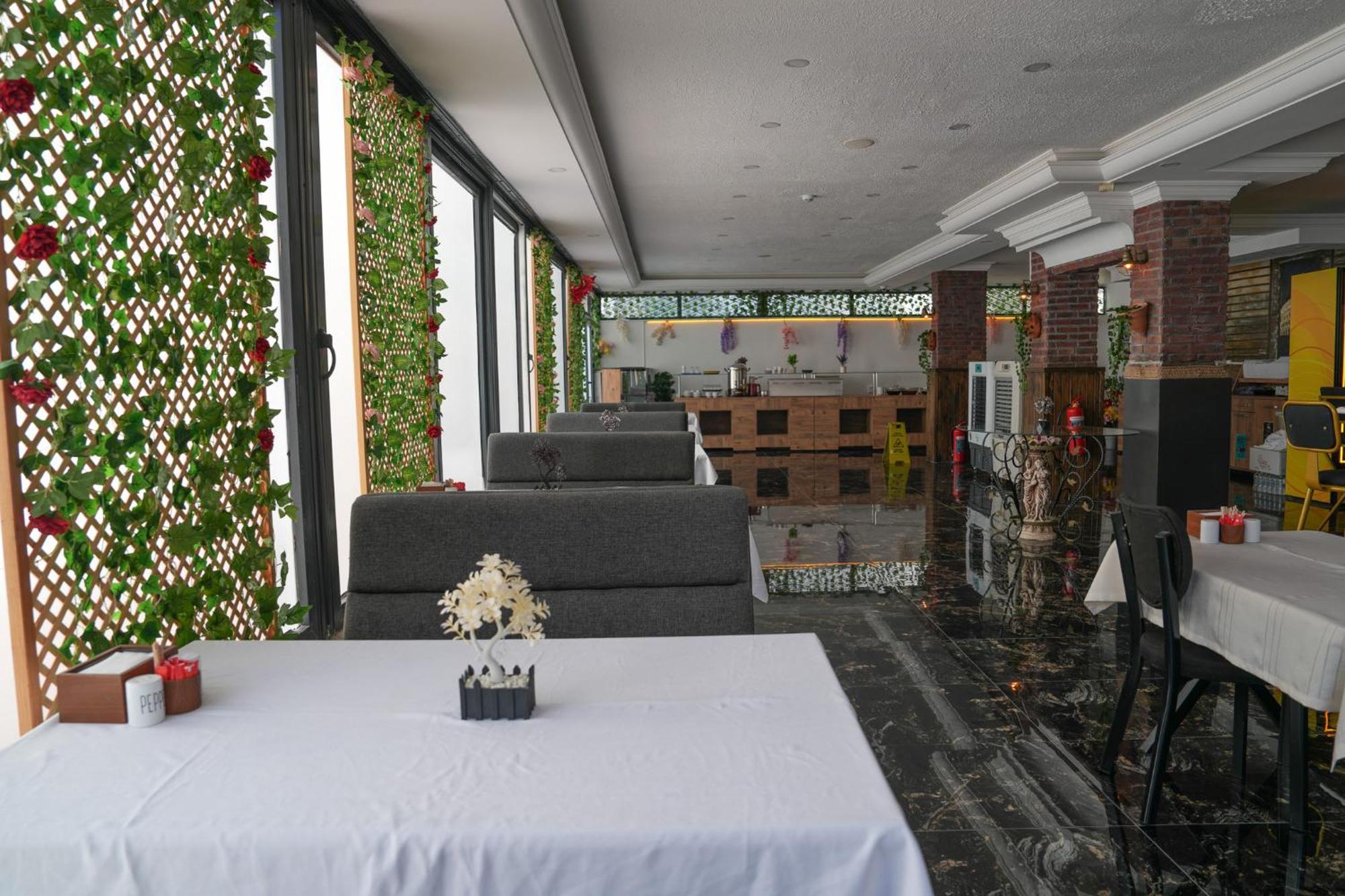 Bianco Hotel *